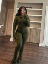Load image into Gallery viewer, Sexy skinny long-sleeved slightly flared two-piece set AY3670