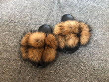 Load image into Gallery viewer, Hot selling fur ball slippers