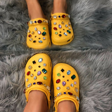 Load image into Gallery viewer, Explosive style jewel hole shoes women flat sandals(HPSD093)