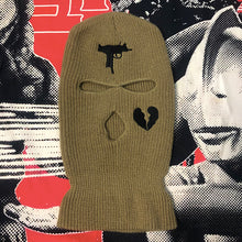 Load image into Gallery viewer, Trendy heart-shaped motorcycle windproof hat(AE4066)