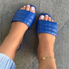 Load image into Gallery viewer, Flat sole solid color rivet slippers HPSD212