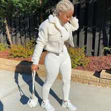 Load image into Gallery viewer, Solid color plush short coat(AY1579)